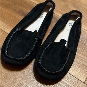 Brand new UGG Women's Black Suede Flats